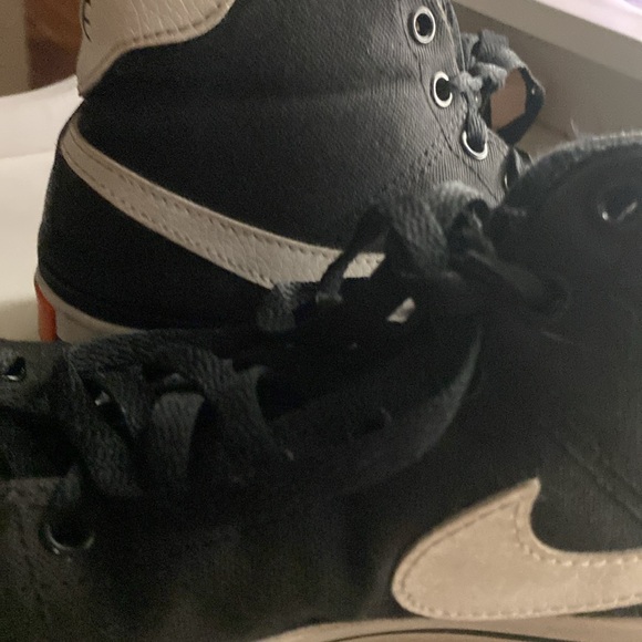 Nike - Picture 6 of 6